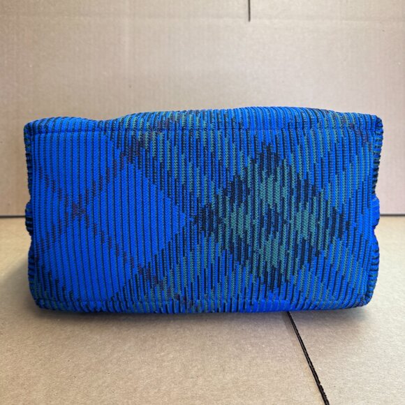 Burberry Medium Peg Duffle Bag - Picture 10 of 14